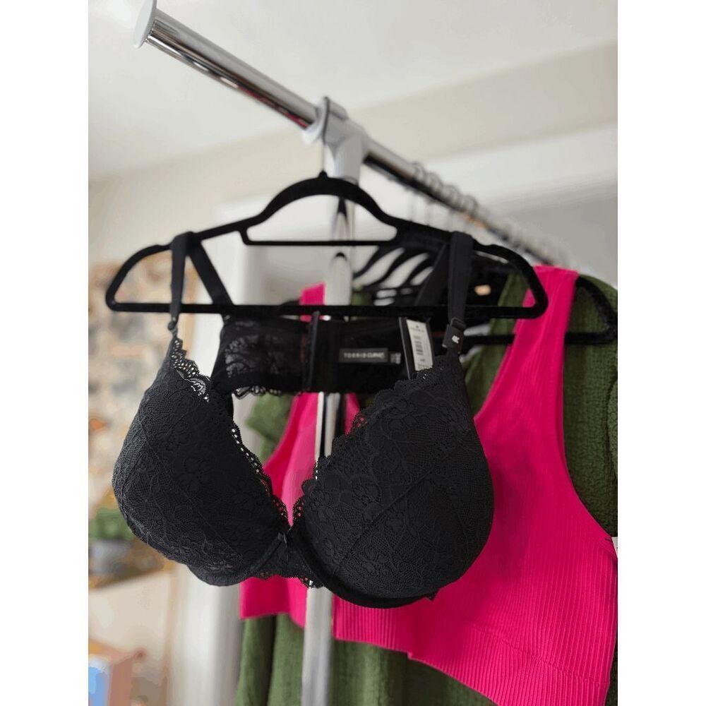 Nwt Torrid Push Up Plunge Black Lace Bra